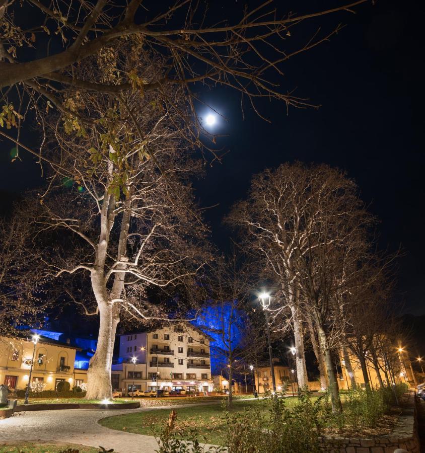 Crimea Wine Hotel Chiavenna Ngoại thất bức ảnh