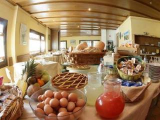 Crimea Wine Hotel Chiavenna Ngoại thất bức ảnh